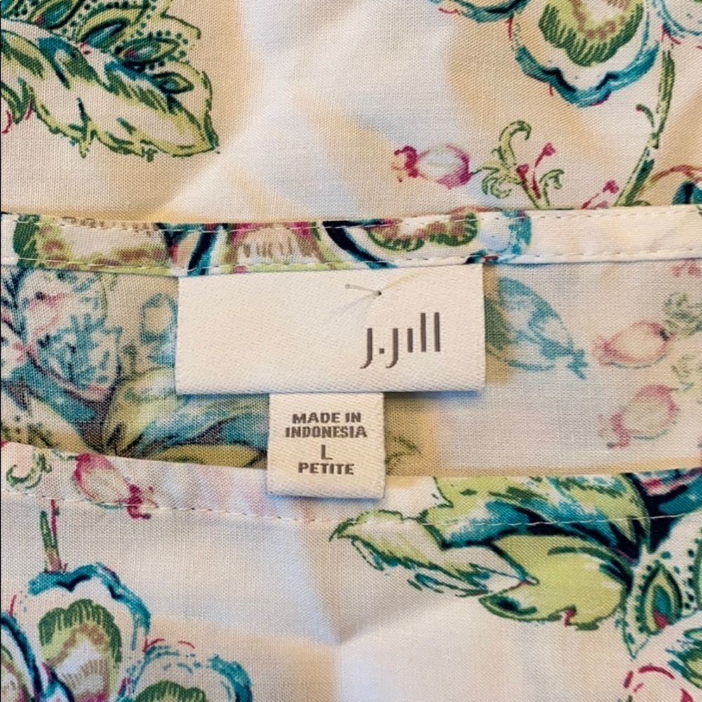 2/$15‎ J Jill tank top silky floral white and blue - Picture 5 of 6